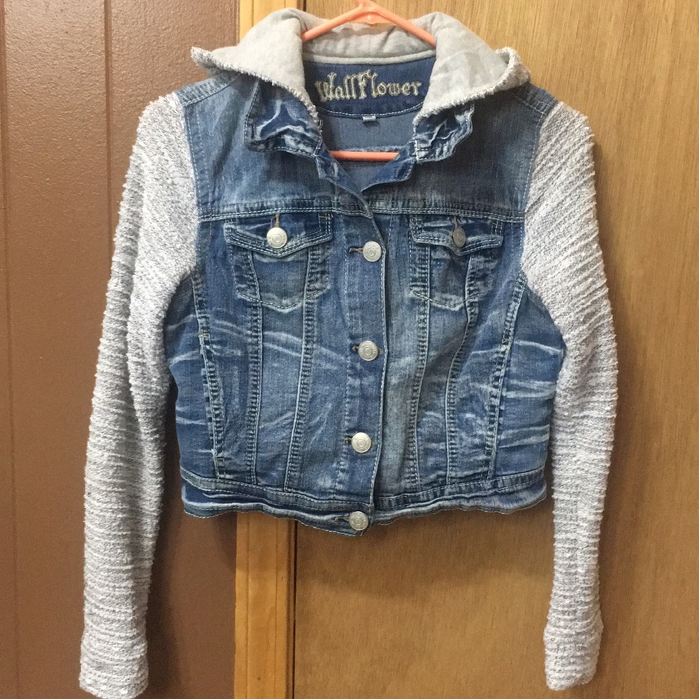 Cropped denim jacket